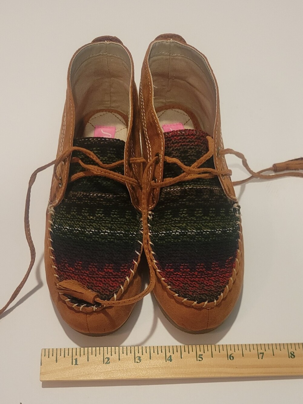 Womens Size 6 NWOT Brown Faux Leather Moccasin with Multicolor Woven Upper